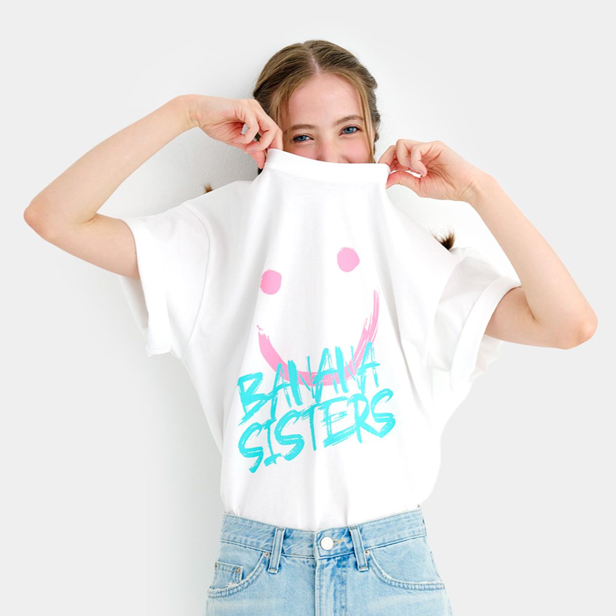 바나나시스터즈(BANANA SISTERS) 빅 스마일 화이트 티셔츠