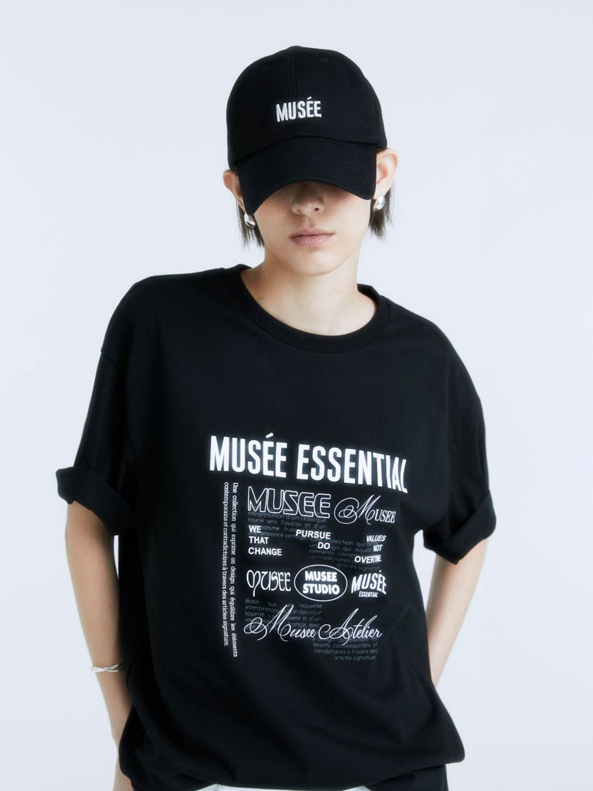 뮤제(MUSEE) DANTE Musee Lettering Archive Print Oversized T-shirt_Black