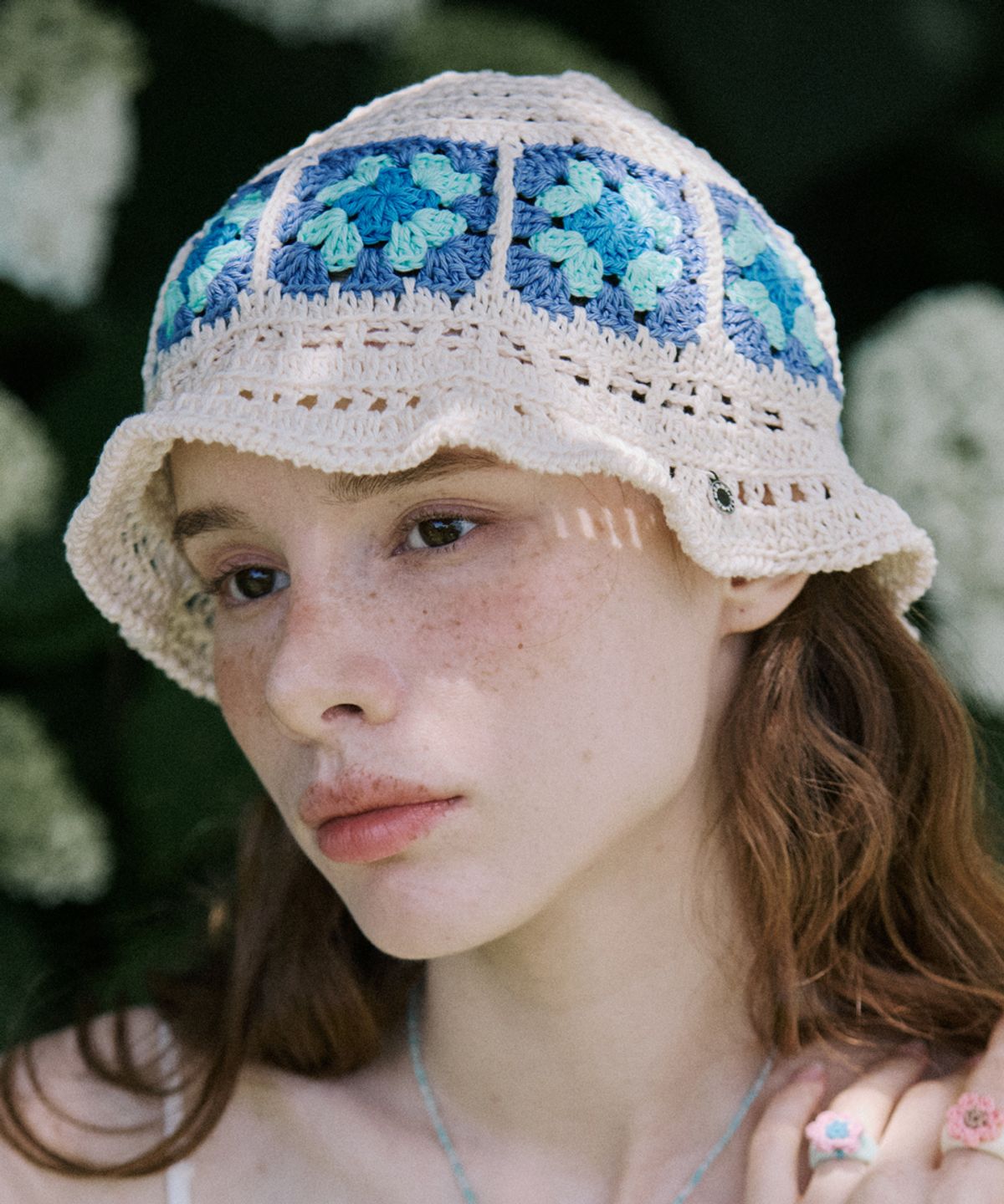 메리모티브(MERRYMOTIVE) Flower doily crochet hand knitted hat (White)