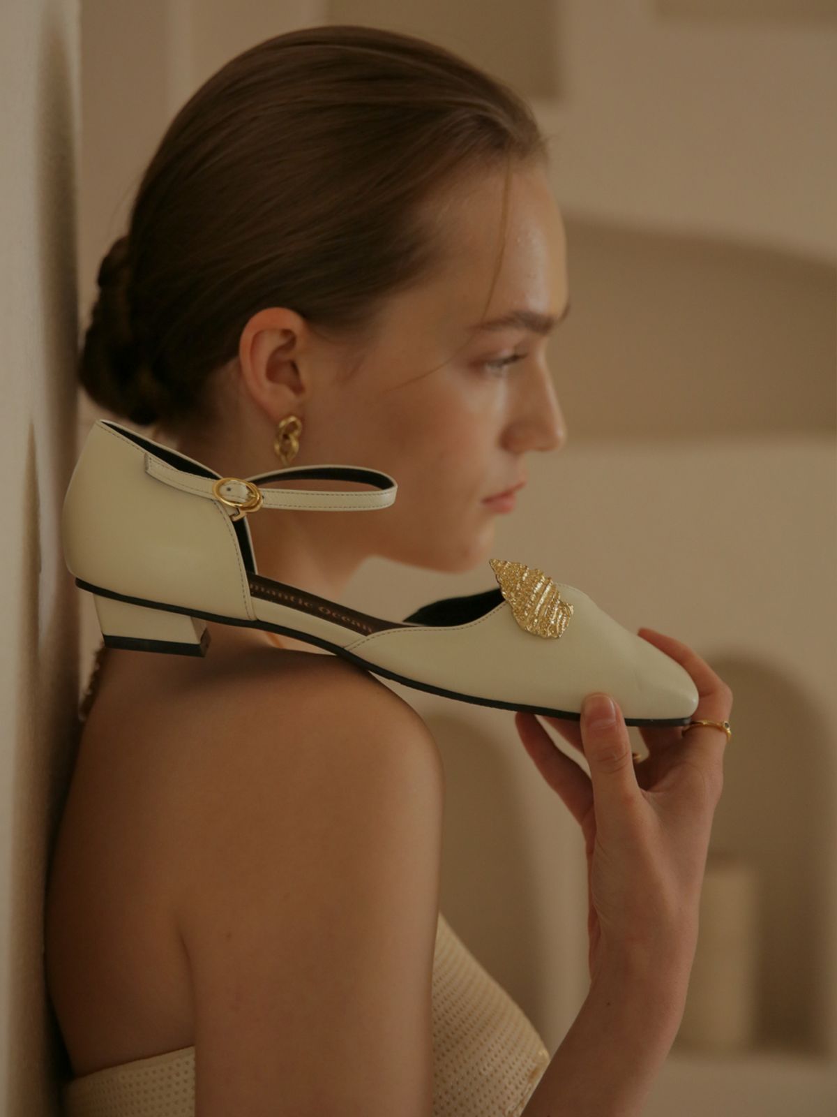 더 로맨틱 오션(THE ROMANTIC OCEAN) Wave flat / 웨이브 플랫 (leather - ivory)