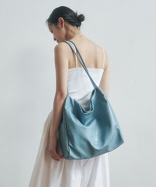 MUSINSA | DEMAKER Big Marée shoulder bag-sky blue