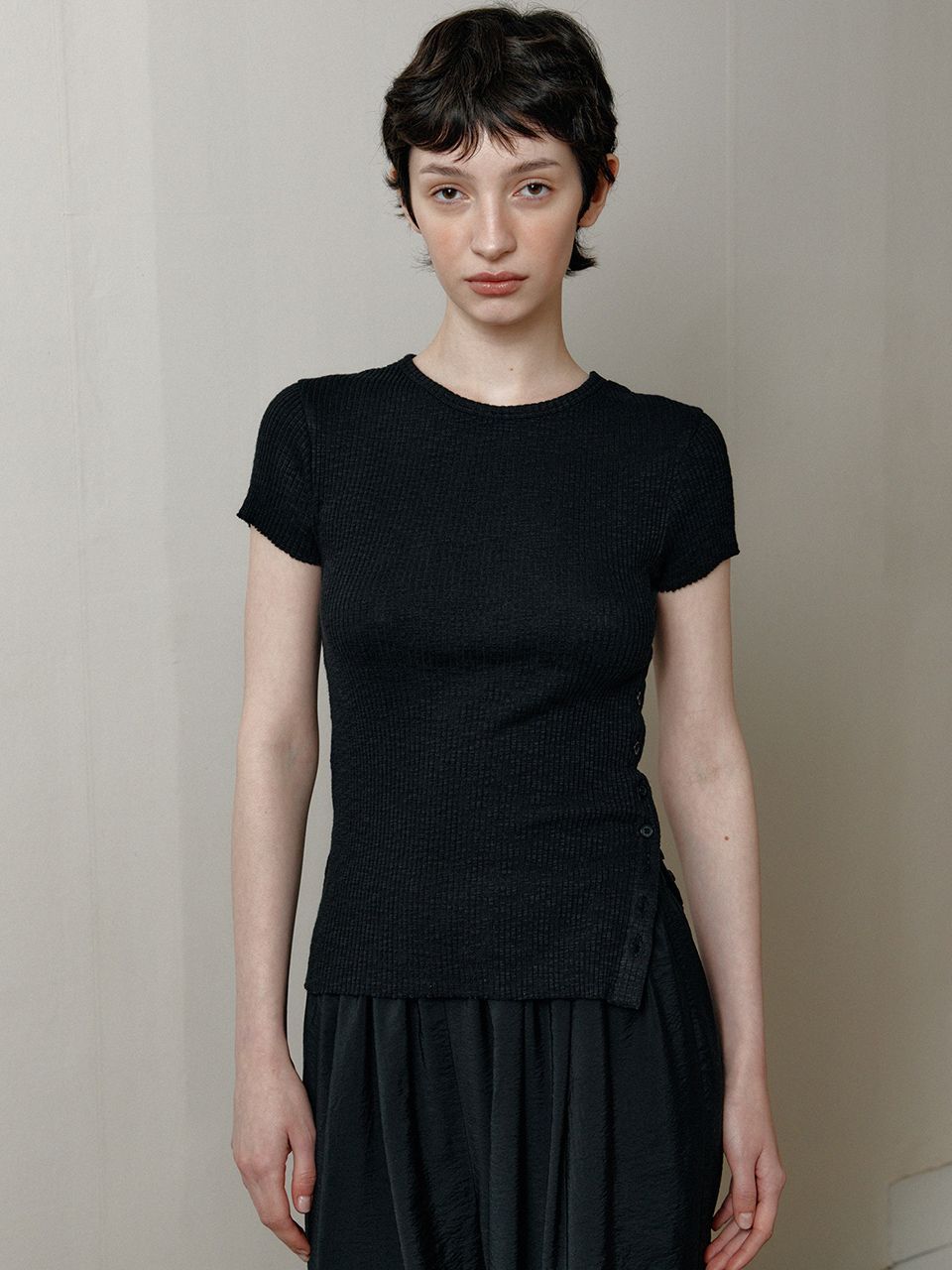 新品☆ le/ル SIDE BUTTON SLITトップス plage le / ル SIDE BUTTON SLIT トップス（Tシャツ／カットソー