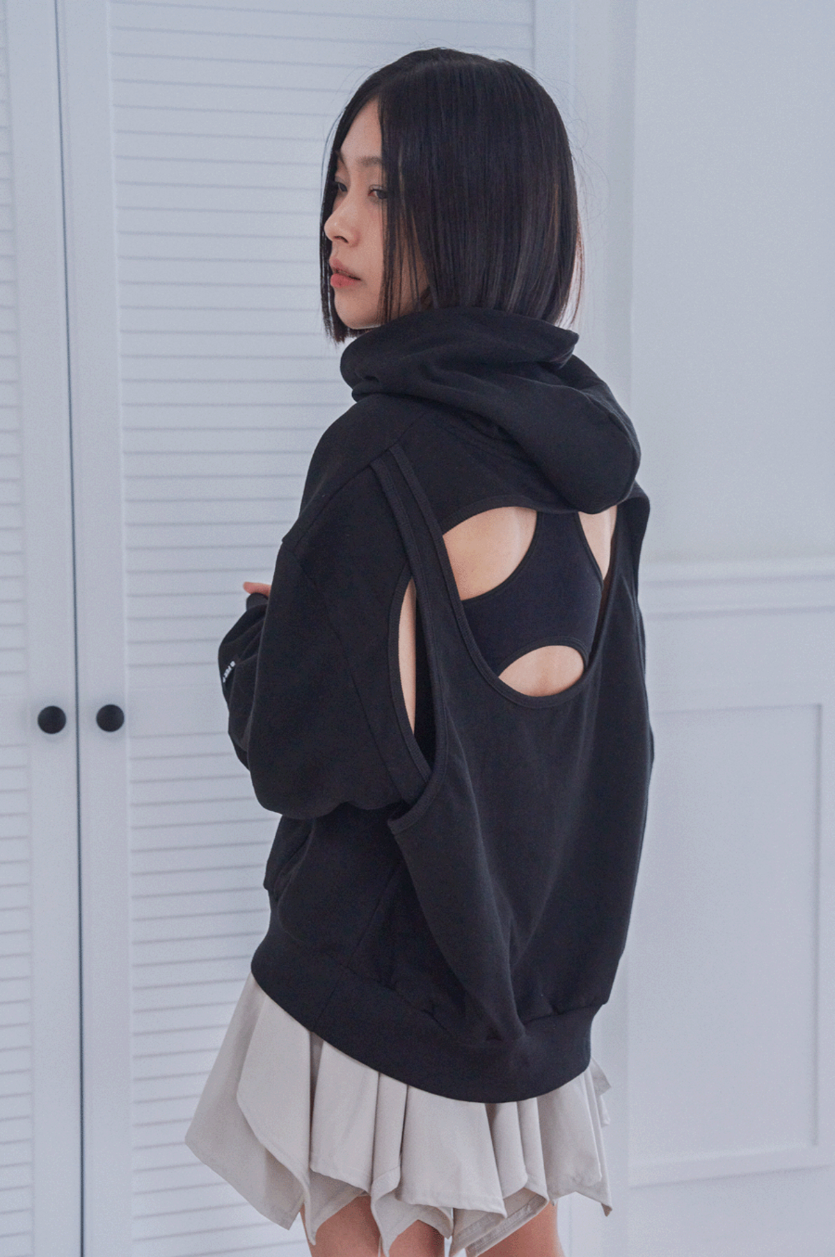 비피피(BFEEP) back open hoodie_black