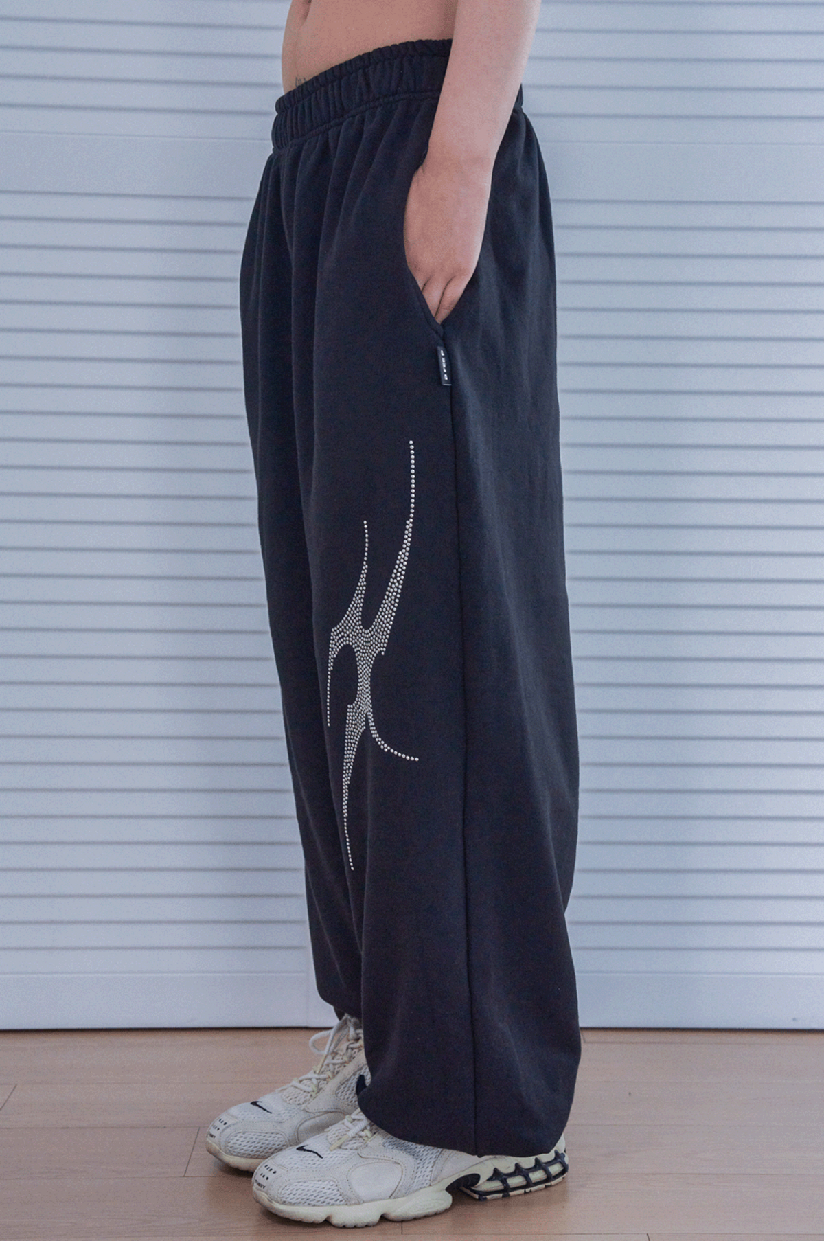 비피피(BFEEP) tribal jogger pants_black