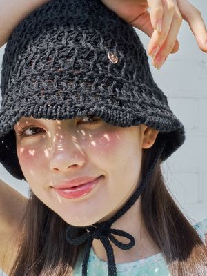 gardening heart strap bucket hat_black