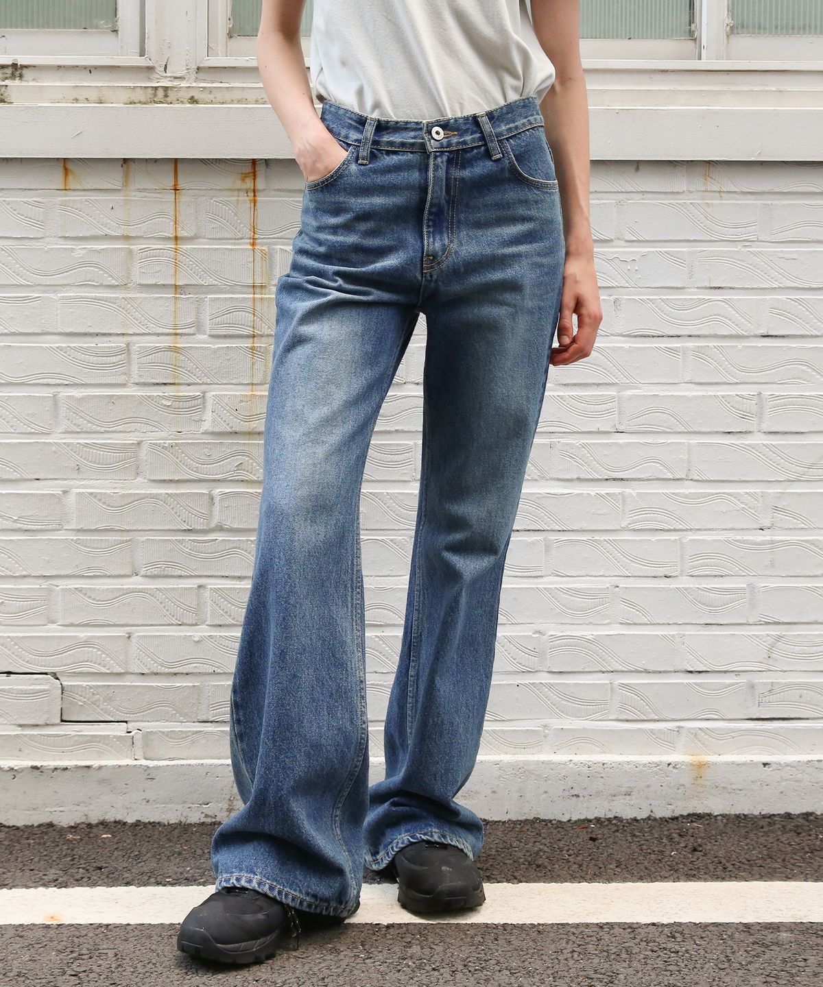 르바(LEVAR) Relaxed Boots Cut Denim - Dark Blue