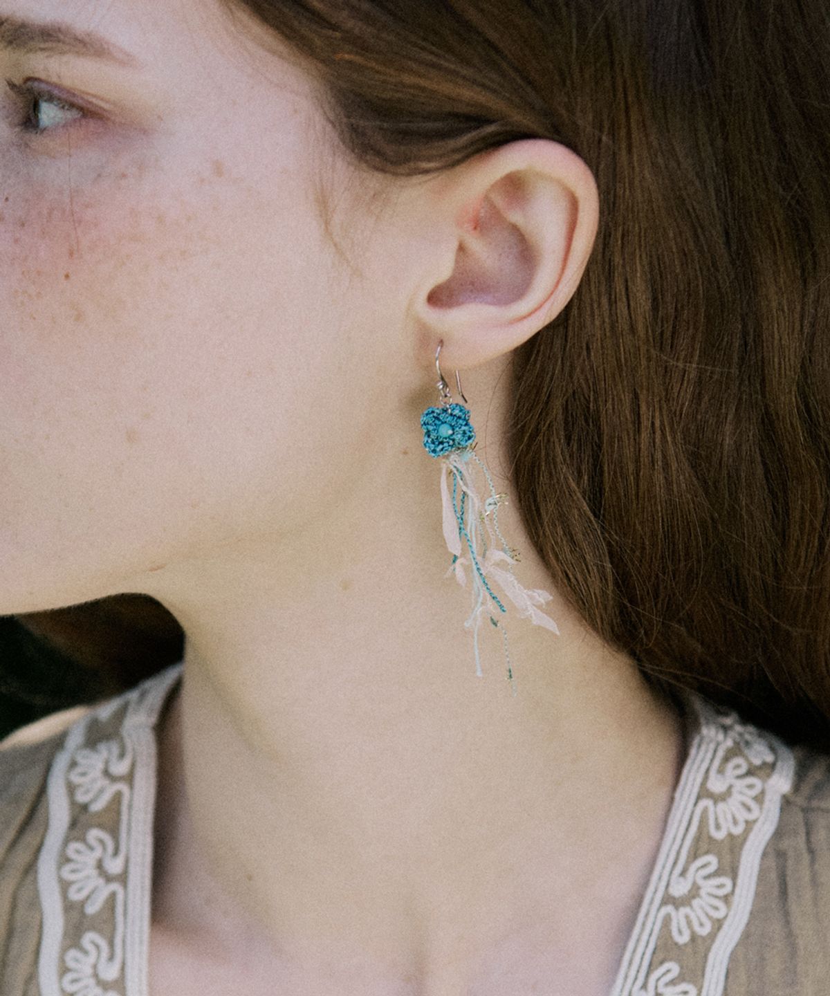 메리모티브(MERRYMOTIVE) Summer clover grass knit earring