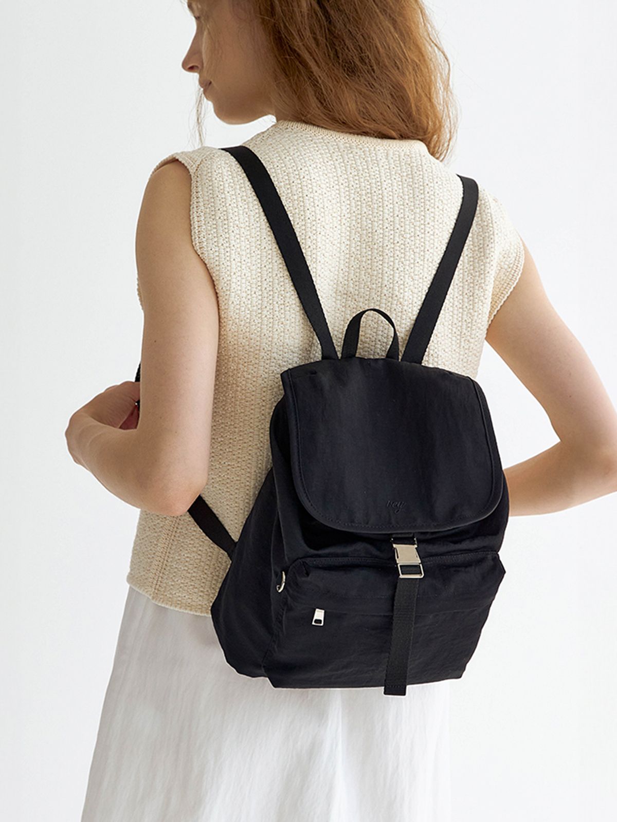 베이(VEY) Mini Flap Backpack (Black)