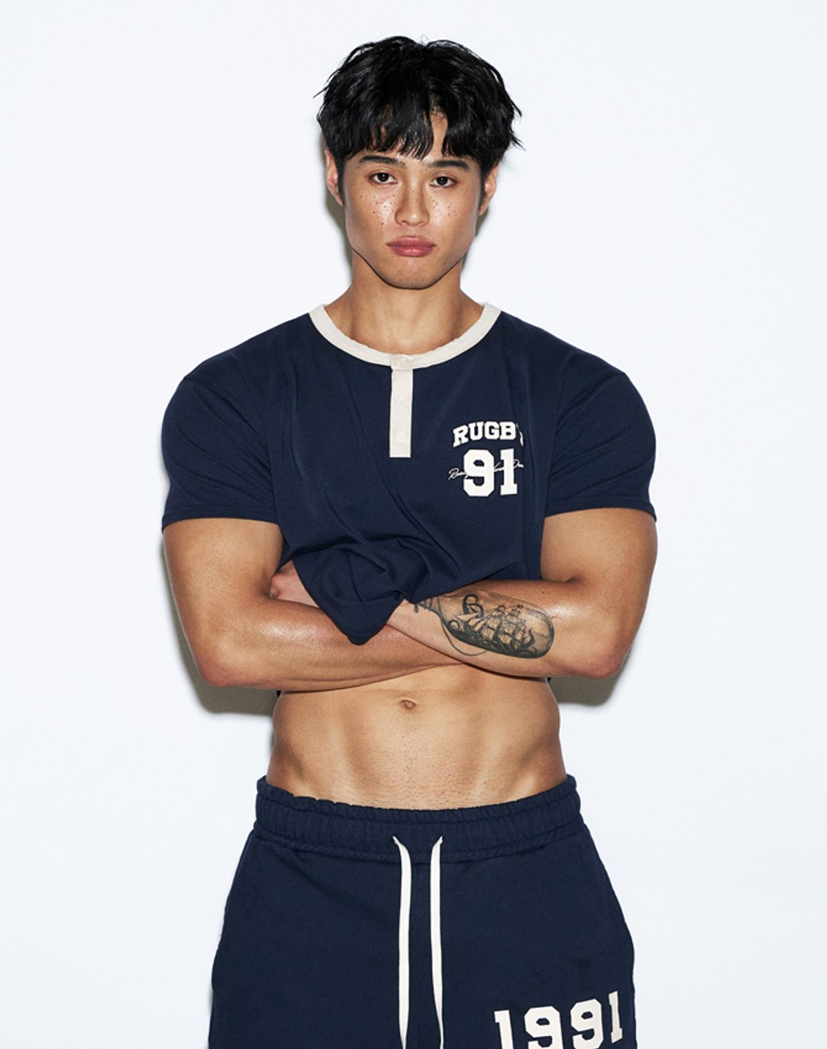 알브이디(RVD) (Rugby Campaign) 투톤 머슬핏 헨리넥 반팔티 (예일네이비)