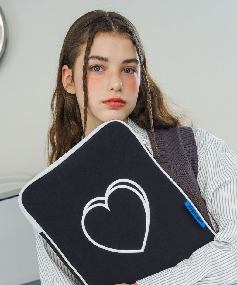signature heart pad pouch