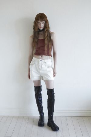 STUD BLEACHED HALF JEANS