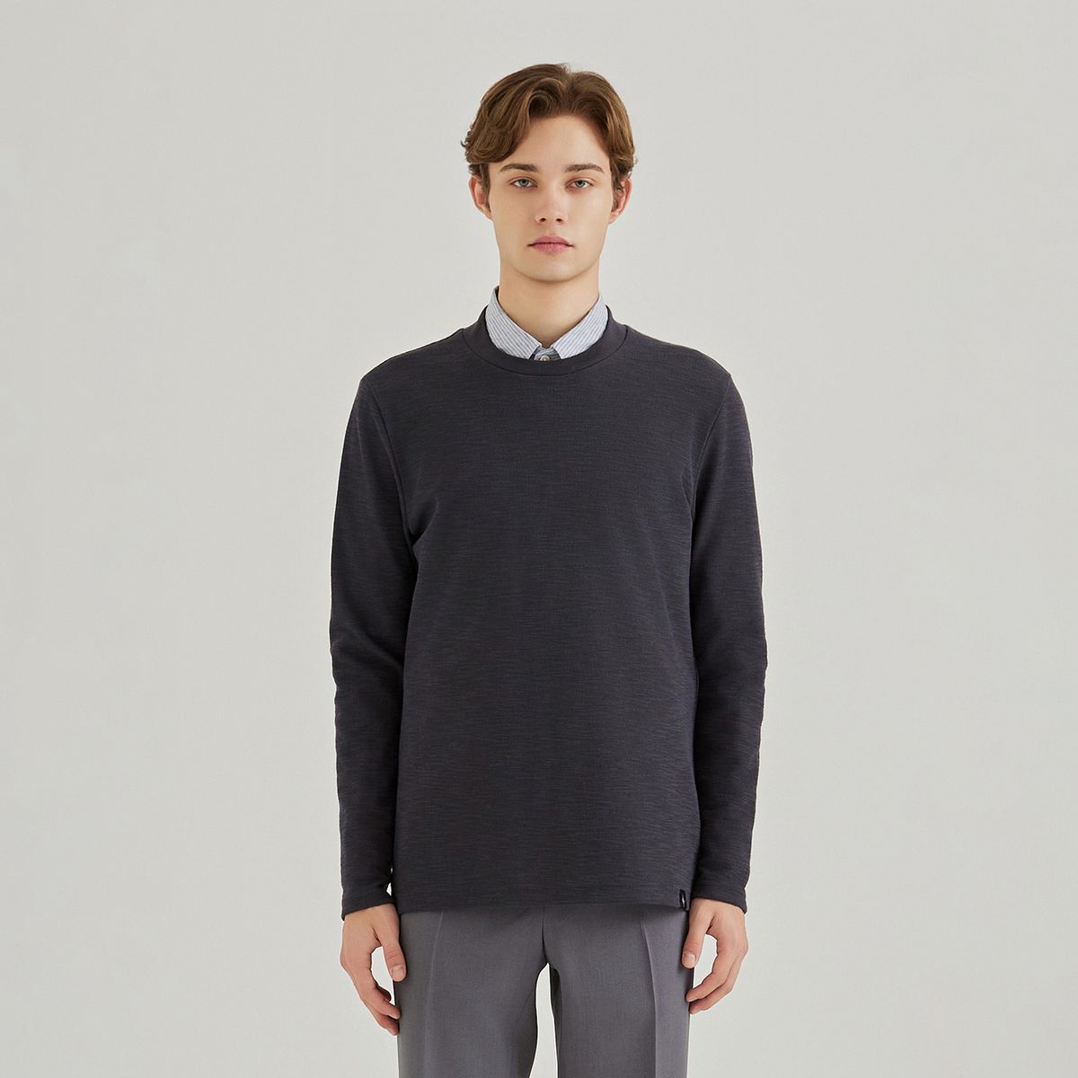 페라로 밀라노(FERRAROMILANO) 와플조직 라운드 티셔츠 다크그레이 (AM0EKS15237)
