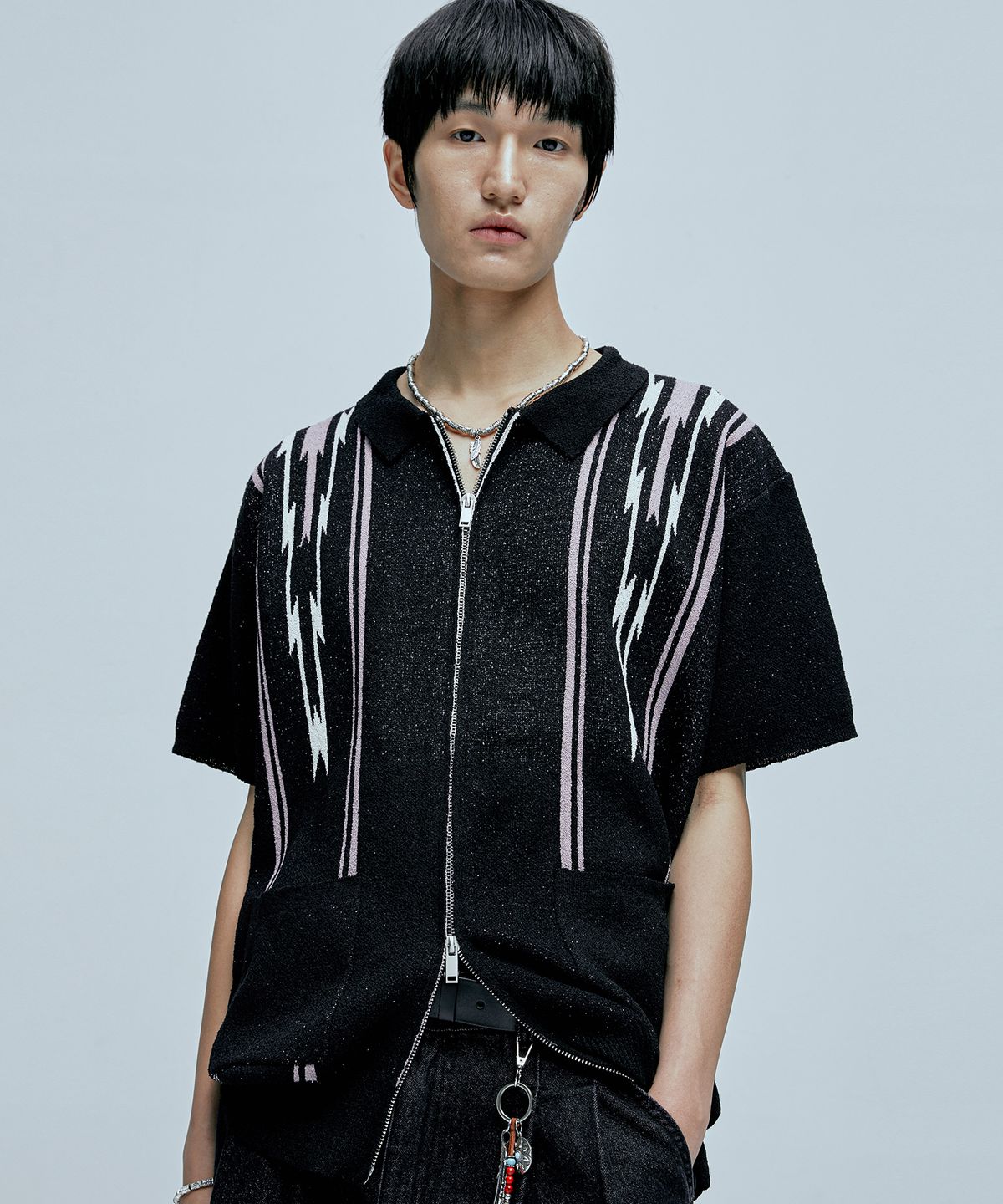 케이엔드(KND) 나바호 부클 니트 하프 가디건 블랙