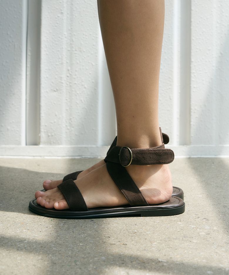 홀터 플랫 샌들 브라운 Haltr Flat Sandals 24S85BR