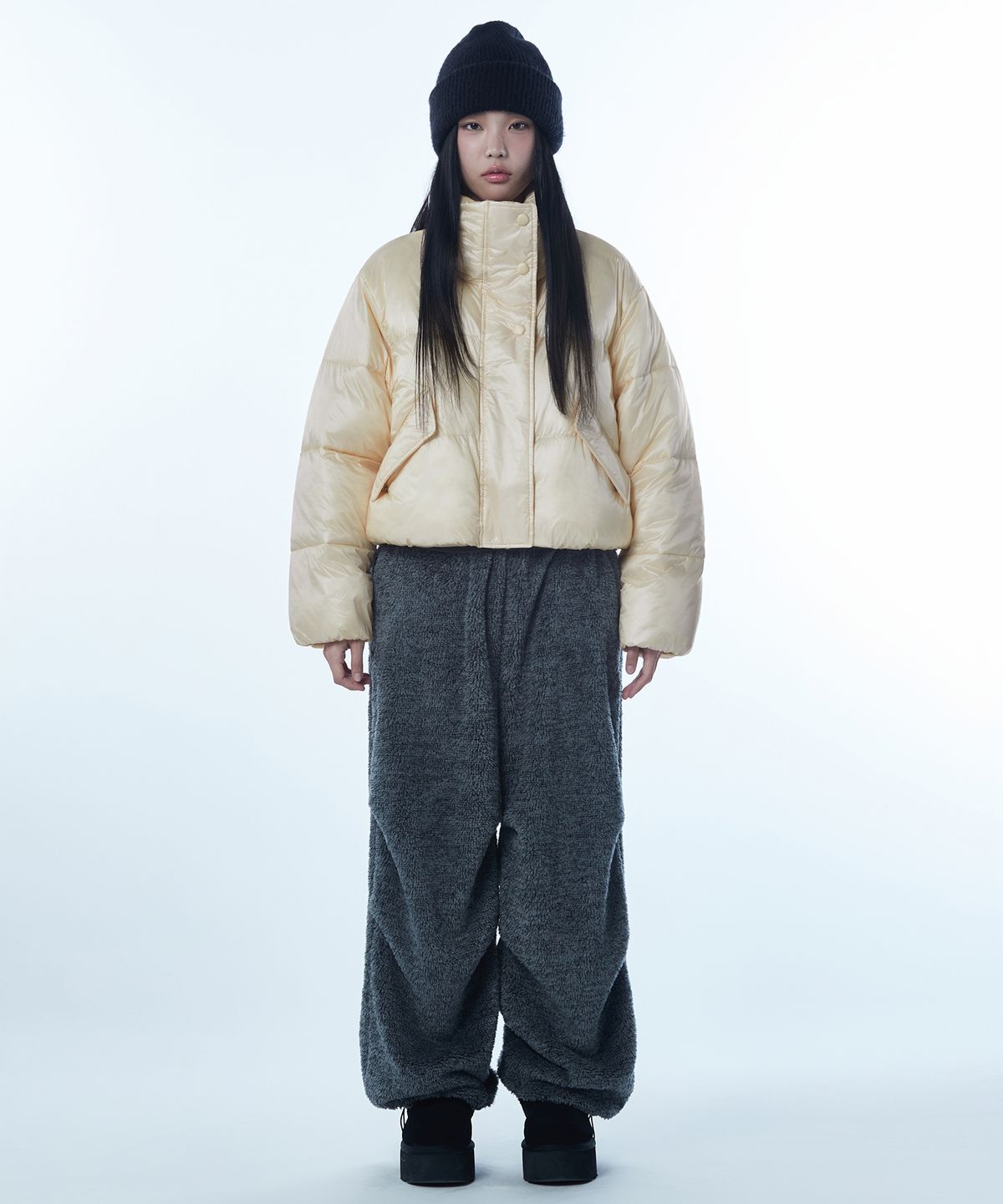 무신사 스탠다드 우먼(MUSINSA STANDARD WOMAN) 우먼즈 데일리 푸퍼 글로시 숏 패딩 재킷 [버터]
