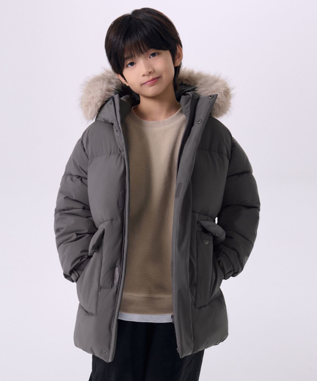 무신사 스탠다드 키즈(MUSINSA STANDARD KIDS) 페이크 퍼 후디드 패딩 파카 [딤 그레이]