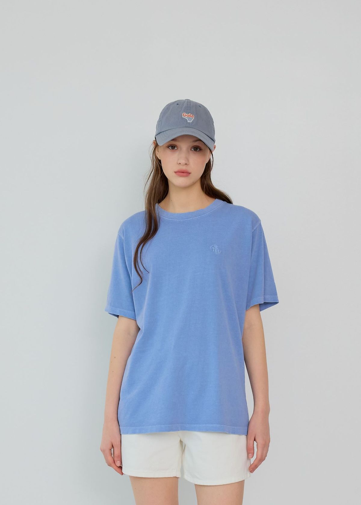 버튼업(BUTTON UP) 데일리 로고 자수 워싱 반팔 티셔츠 (BLUE)