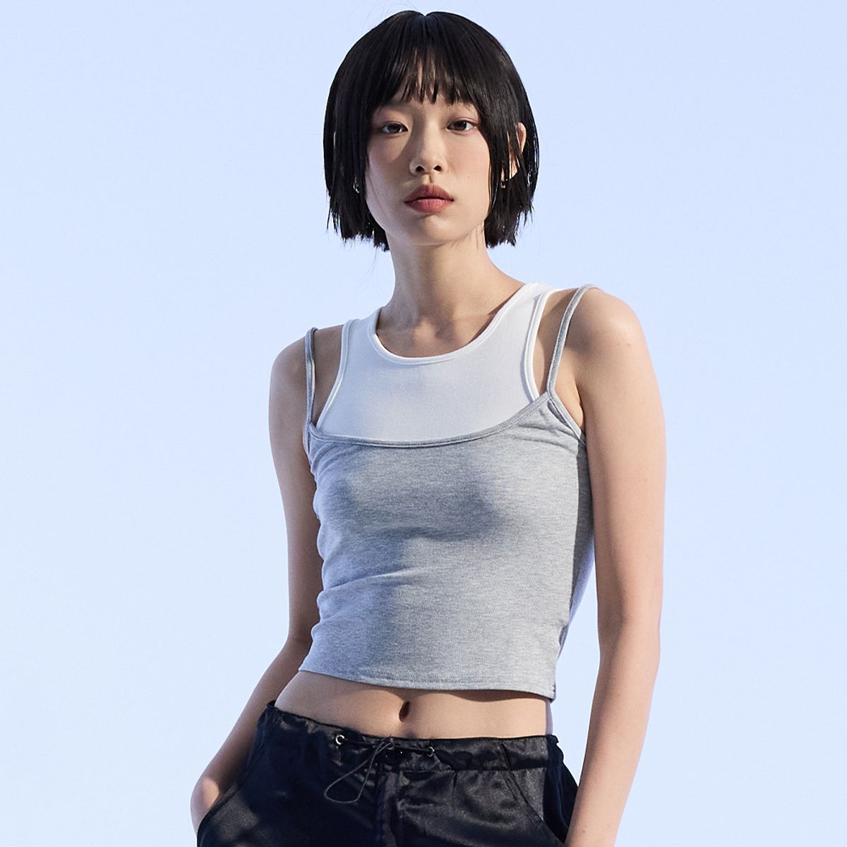 모아(MOAA) 레이어드 슬리브 리스 (MELANGE GRAY)