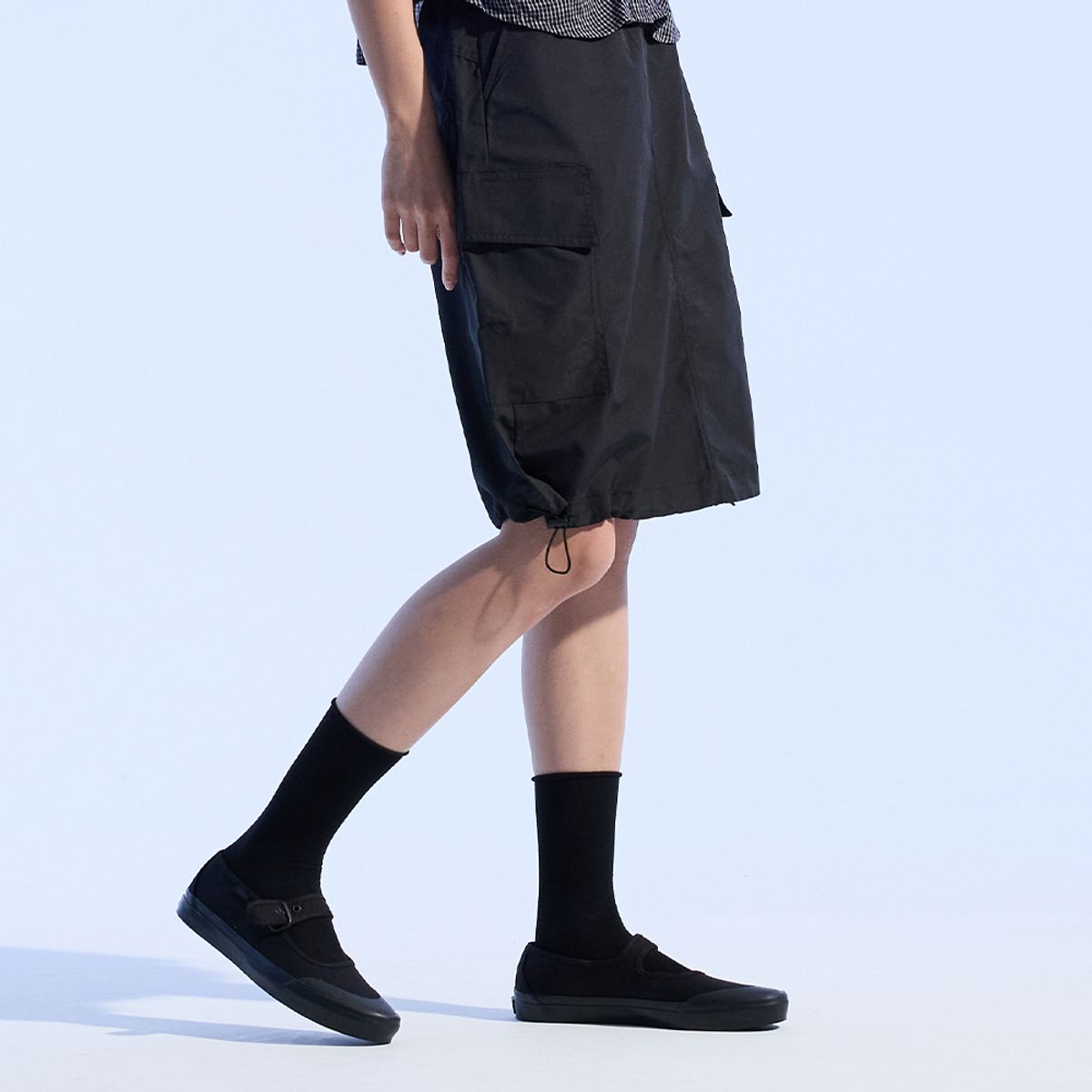 모아(MOAA) 스트링 카고 Knee length 스커트 (BLACK)