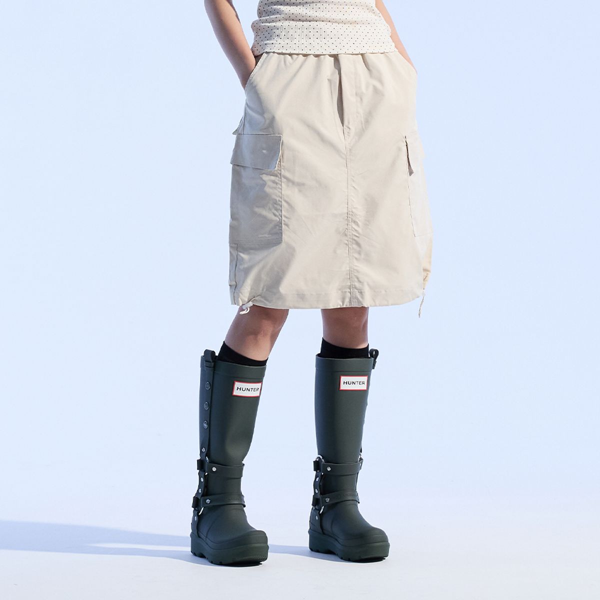 모아(MOAA) 스트링 카고 Knee length 스커트 (BEIGE)