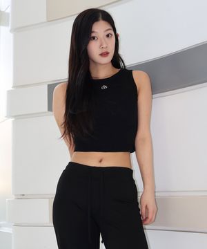 우먼 로고 자수 크롭 탱크 탑 나시 (블랙)