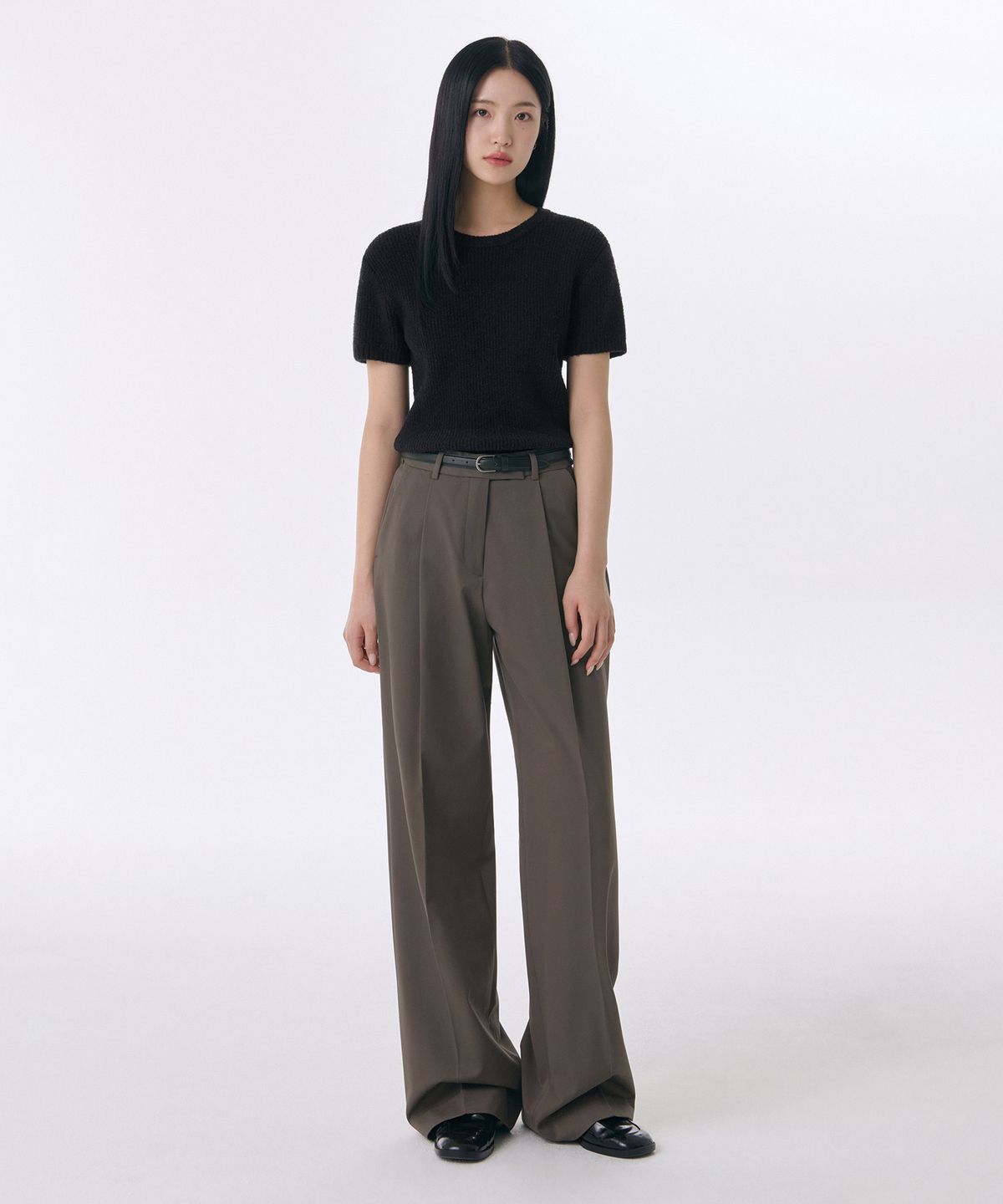 무신사 스탠다드 우먼(MUSINSA STANDARD WOMAN) 우먼즈 헤비웨이트 속기모 딥 턱 와이드 슬랙스 [카키 브라운]