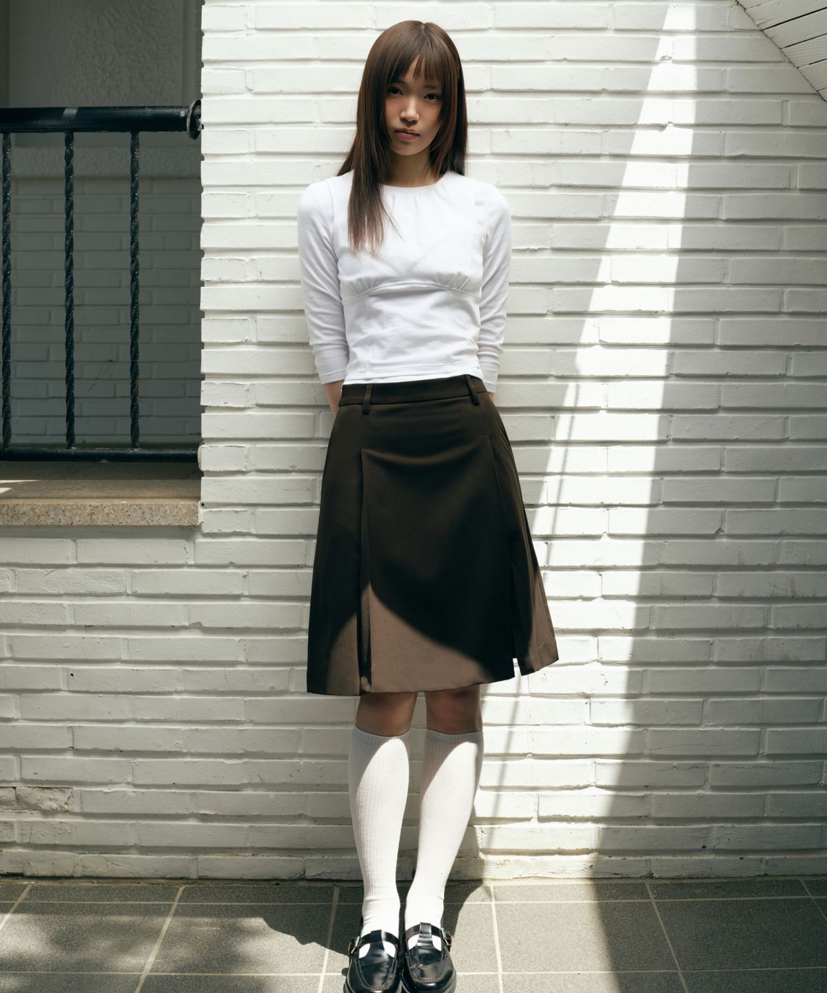 무신사 스탠다드 우먼(MUSINSA STANDARD WOMAN) 우먼즈 패널 슬릿 니 렝스 스커트 [카키]