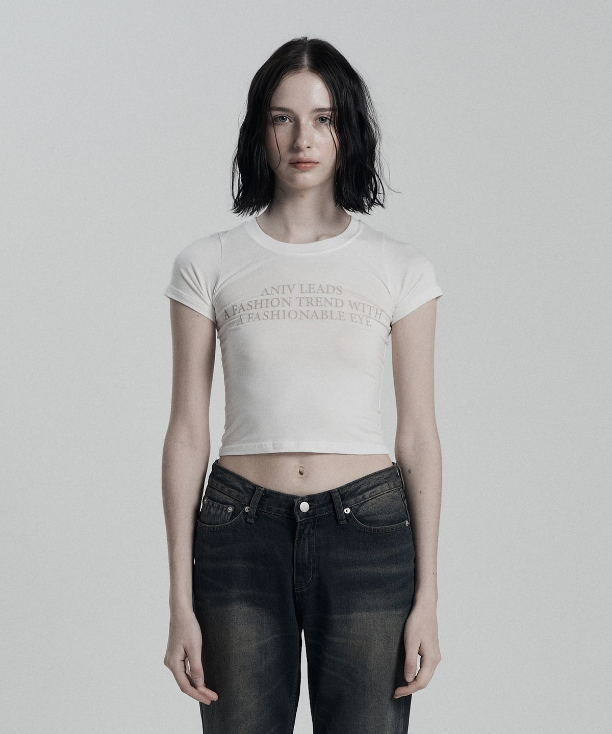 어니브(ANIV) ANIV PRINTING ROUND CROP T-SHIRT WHITE