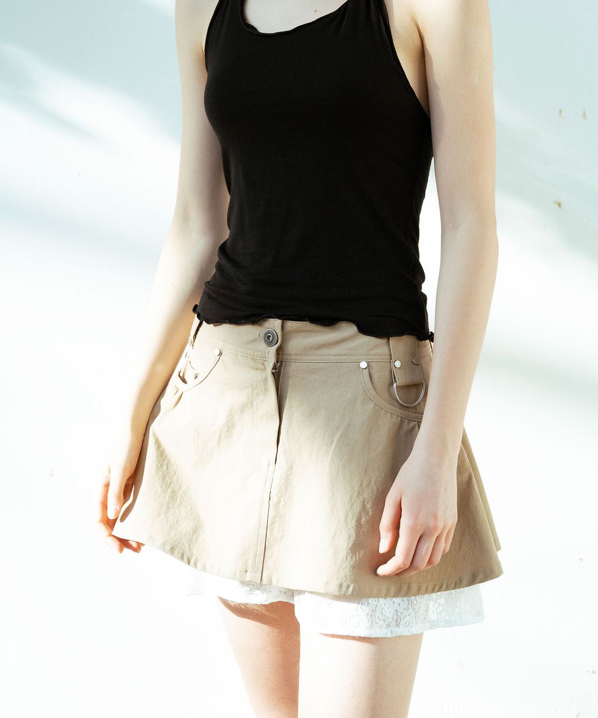 비수스(VISUS) LILY LACE MINI SKIRT_BEIGE
