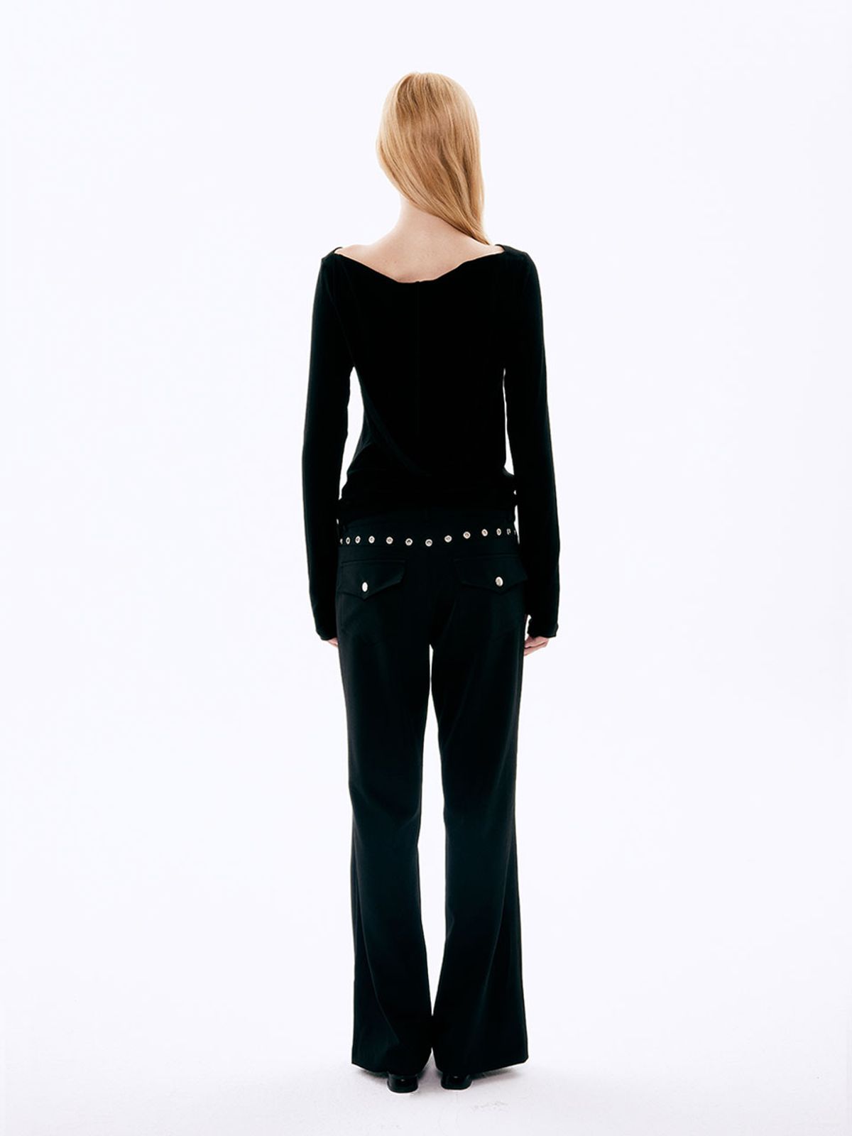 비수스(VISUS) EYELET BOOTCUT PANTS_BLACK