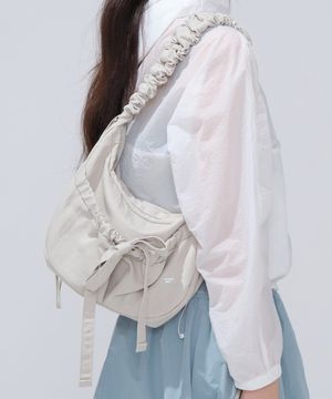 클로버하트 셔링 미디움 나일론 호보백 Beige