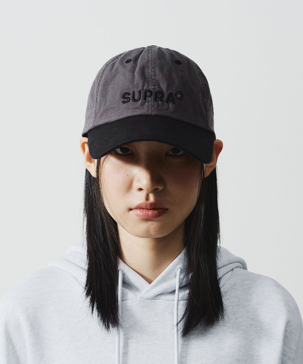 수프라(SUPRA) 크라운 로고 포인트 컬러블록 언스트럭처캡(GRAY)