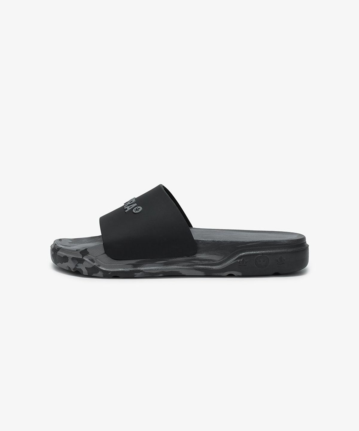 수프라(SUPRA) ESSENTIAL SLIDE(BLACK)