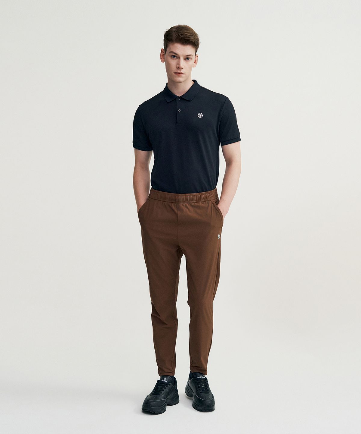 세르지오 타키니(SERGIO TACCHINI) M 에센셜 우븐 스트레치 스포티핏 팬츠 (D.Brown)