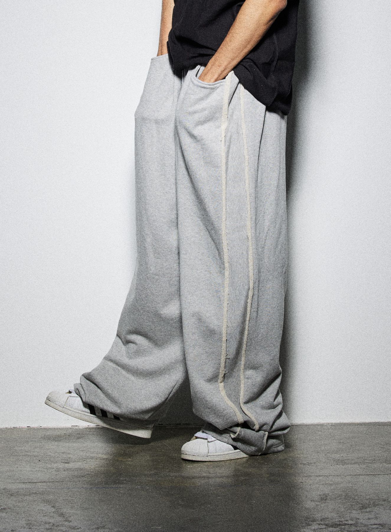 MUSINSA | PHILIPPAKER Long side-line length loose fit sweat pants gray