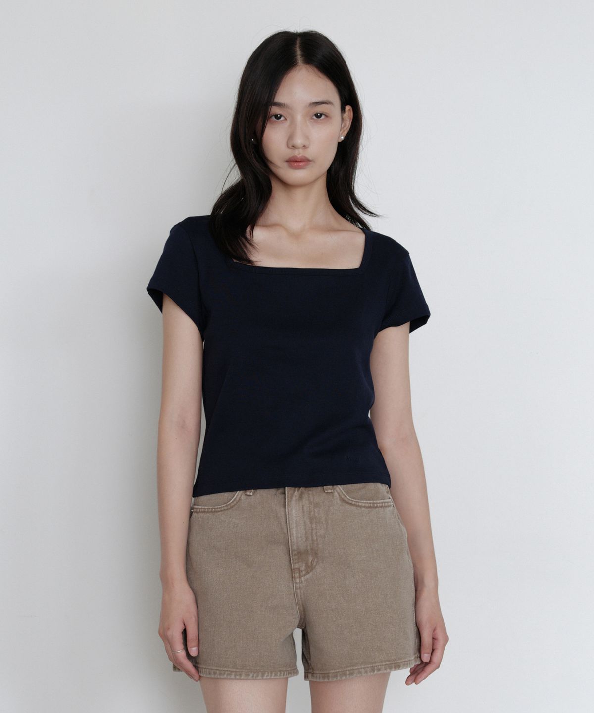 유라고(URAGO) Square crop t-shirt