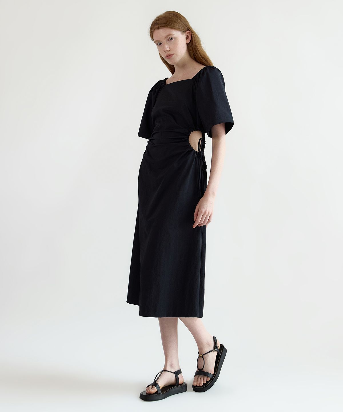 네벨에브리웨어(NEBELEVERYWEAR) Volume Shirring Dress_Black