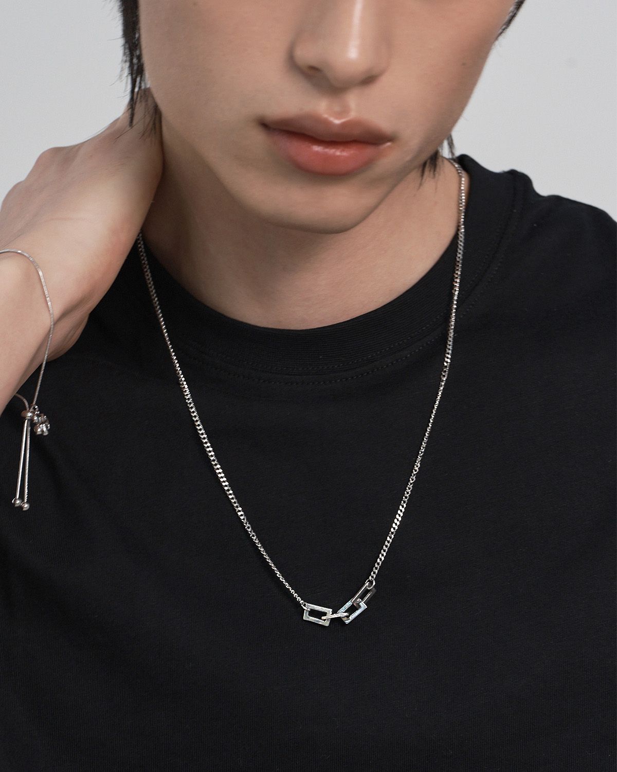 하와(HAWHA) Frame Necklace