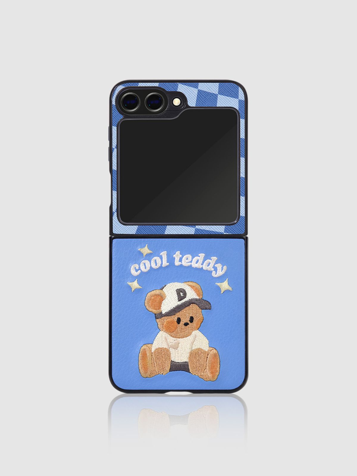 디자인스킨(DESIGNSKIN) 갤럭시Z플립6 뉴레트로 자수 포켓 케이스-블루/테디