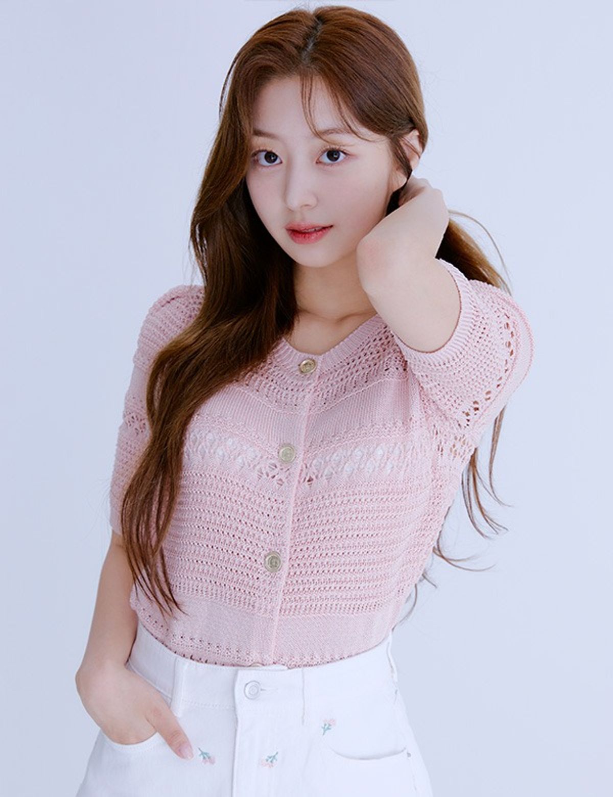 로엠(ROEM) 크로셰 라운드넥 금장 가디건(2colors)_RMCKE37RT3