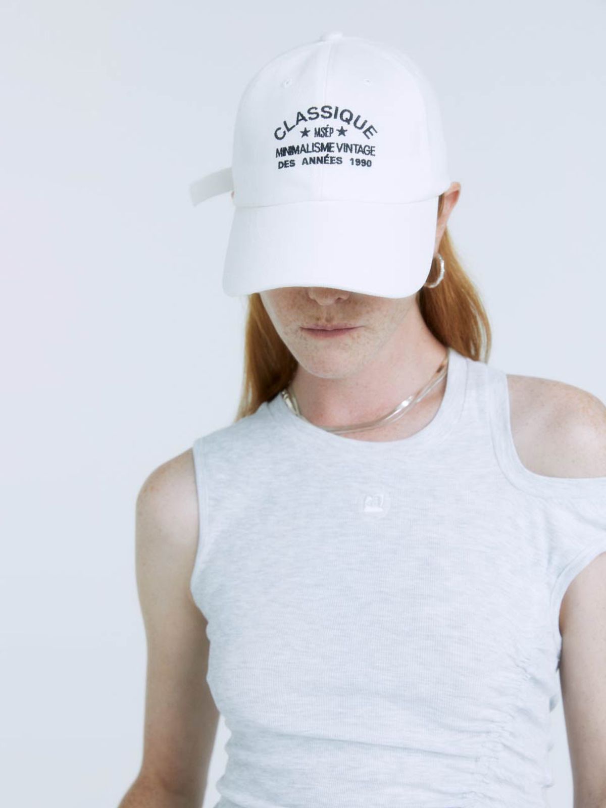 뮤제(MUSEE) DIETER Classique Logo Ball Cap_White