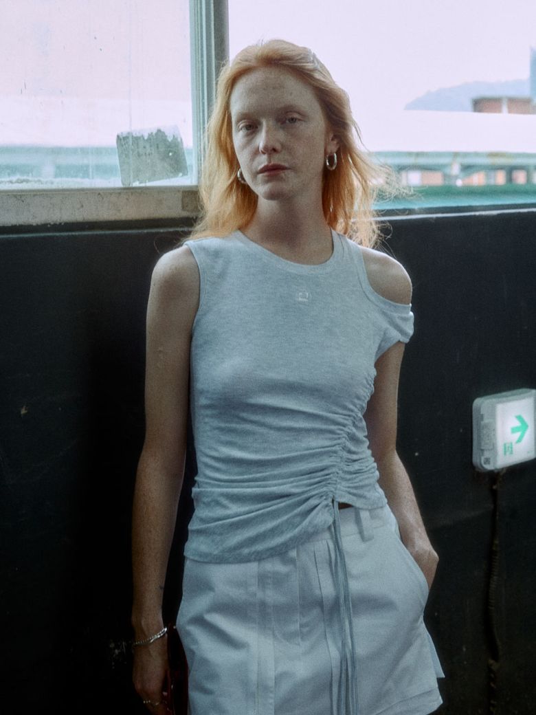BERLIN Cutout String Point Sleeveless Top_Gray