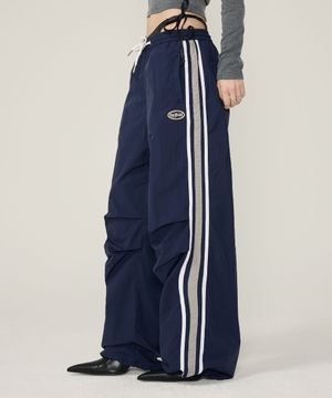 (UX)THREE LINE PARACHUTE WIDE PANTS NAVY