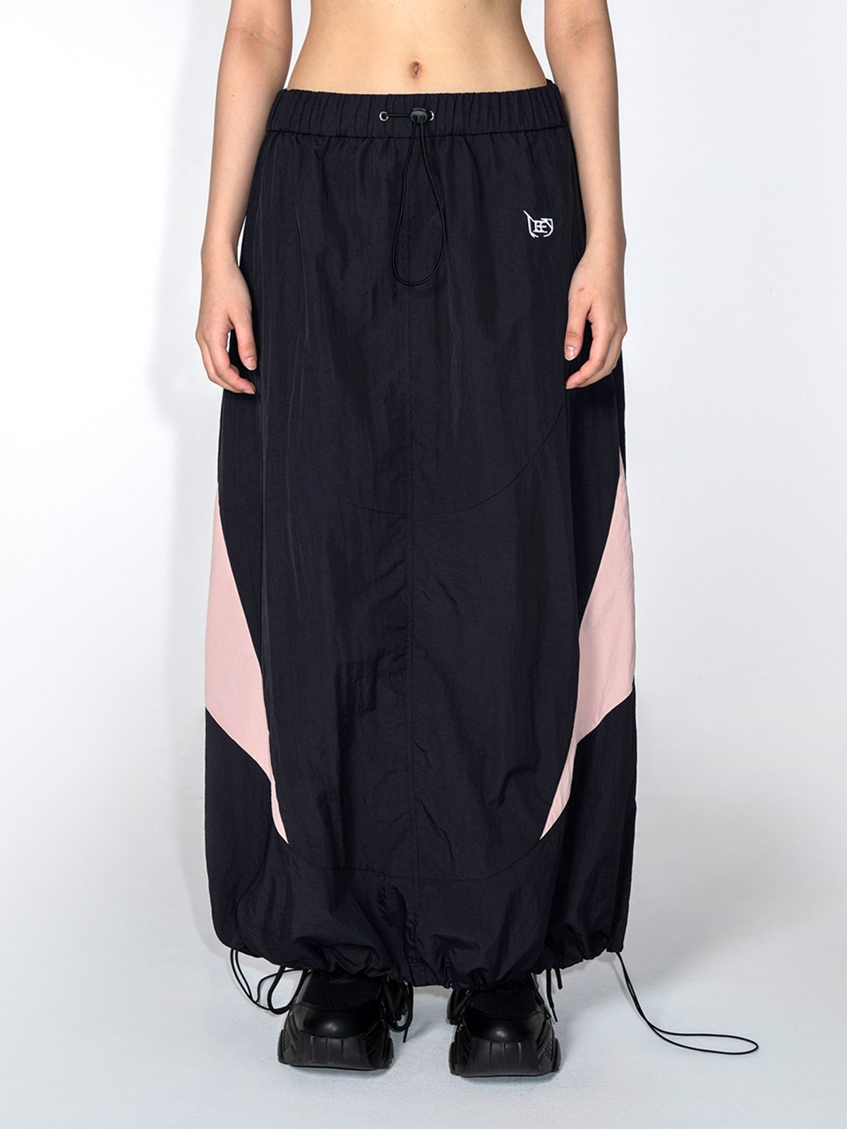 와이이이엘(YEEL) SPORTY NYLON MAXI SKIRT BLACK