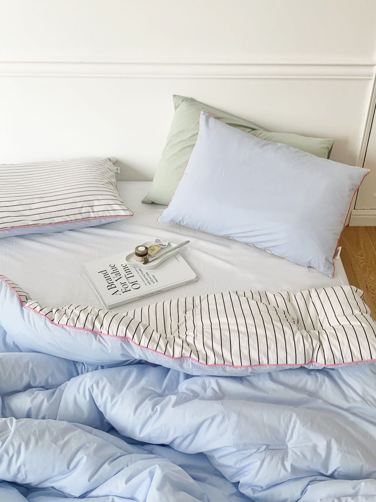 비비홈(VIVIHOME) 코코 스트라이프 차렵 이불 SS/Q/K 2colors