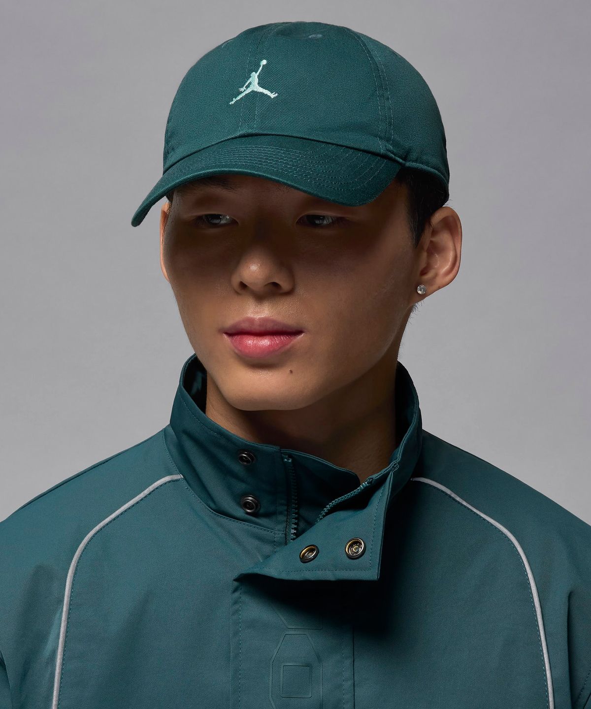 나이키(NIKE) 조던 클럽 언스트럭처 커브 빌 모자 - 옥시다이즈드 그린:라이트 듀 / HQ1963-366