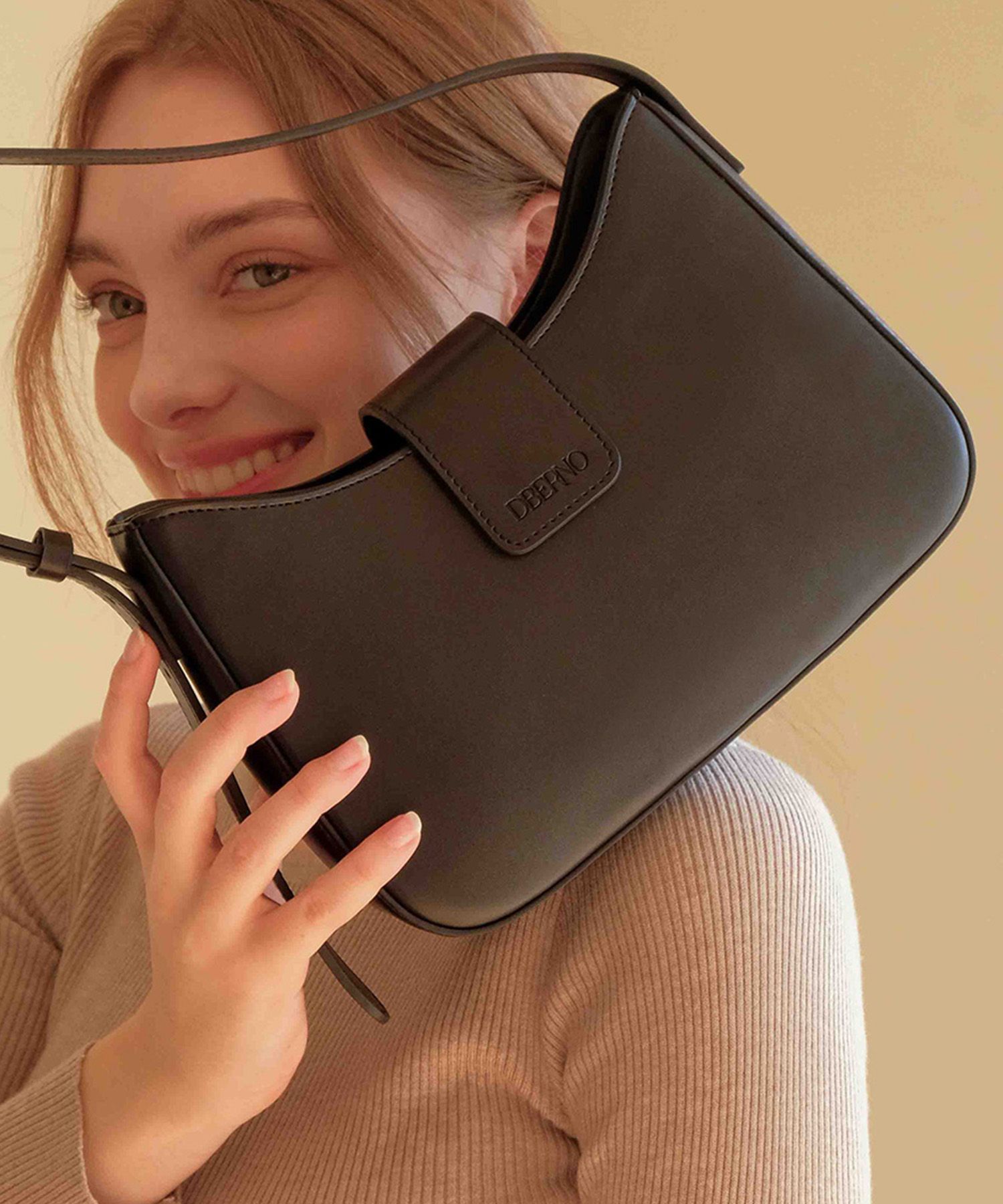 ショルダーバッグ・ポシェット [Dberno] Dberno Classic Embo Hobo Bag (Black) MUSINSA公式 | DBERNO Classic Embo Hobo Bag (Black)