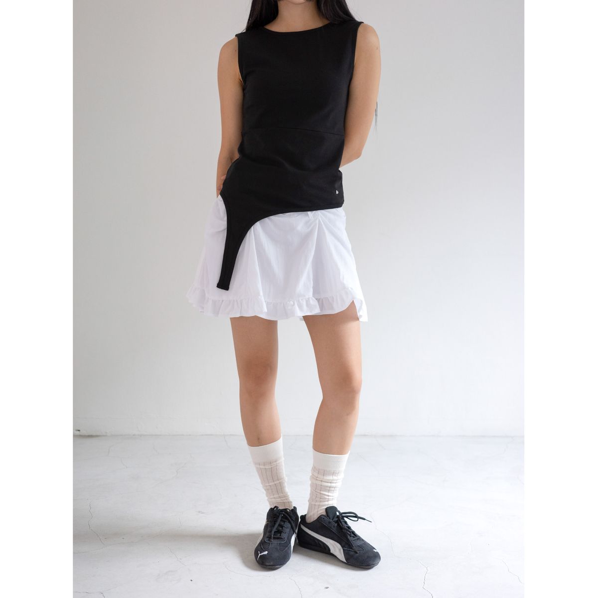 마이닝 컬렉터(MININGCOLLECTOR) Unbalanced Sleeveless Top, black