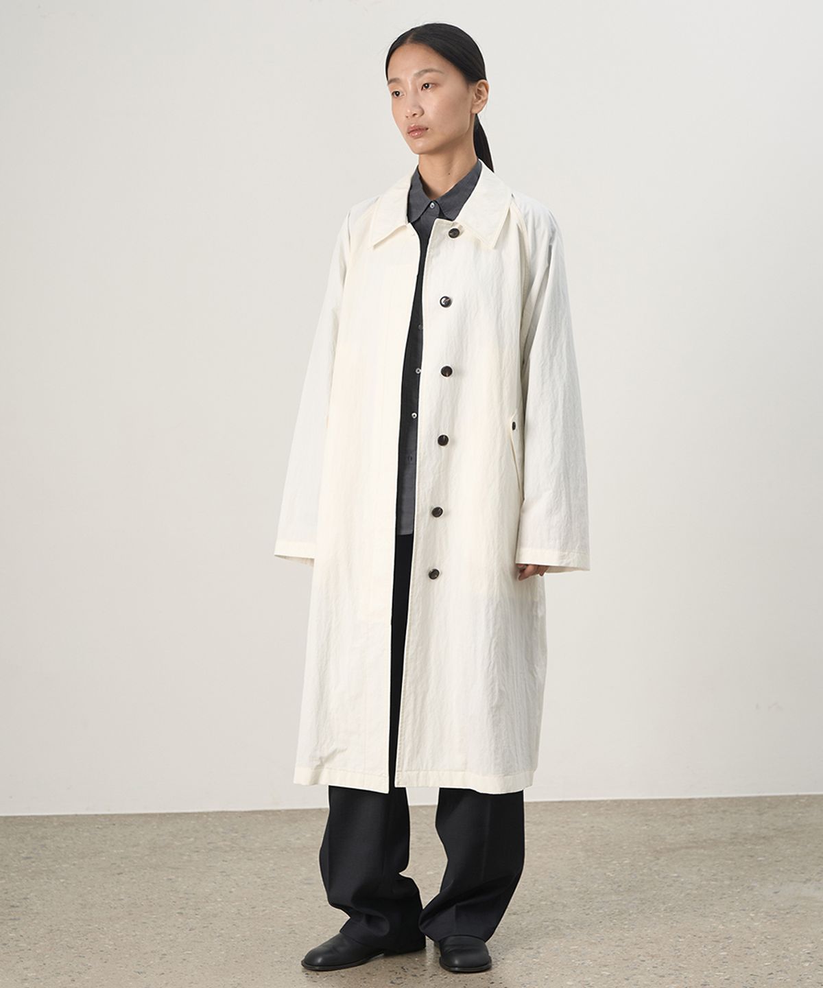 러프사이드 화이트라벨(ROUGH SIDE WHITE LABEL) Washed Balmacan Coat Ivory
