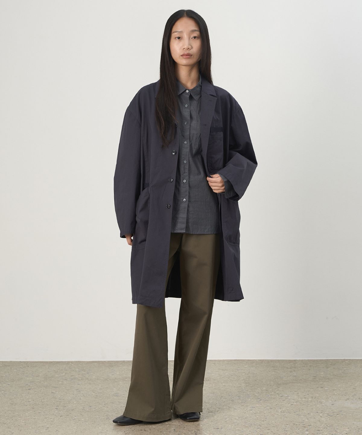 러프사이드 화이트라벨(ROUGH SIDE WHITE LABEL) Bootscut Slit Pants Olive
